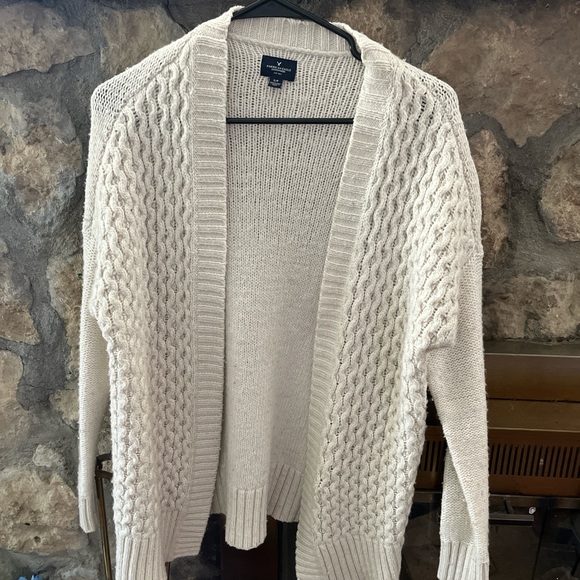 Very comfy, but well loved sweater - Picture 1 of 5